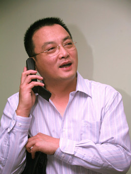 亲兄热弟_天天影视